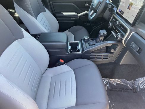 Certified 2025 Toyota Tacoma TRD Sport AWD/4WD image 16