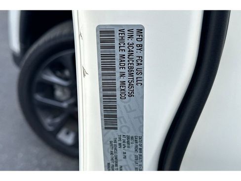 Used 2021 Jeep Compass Latitude image 35