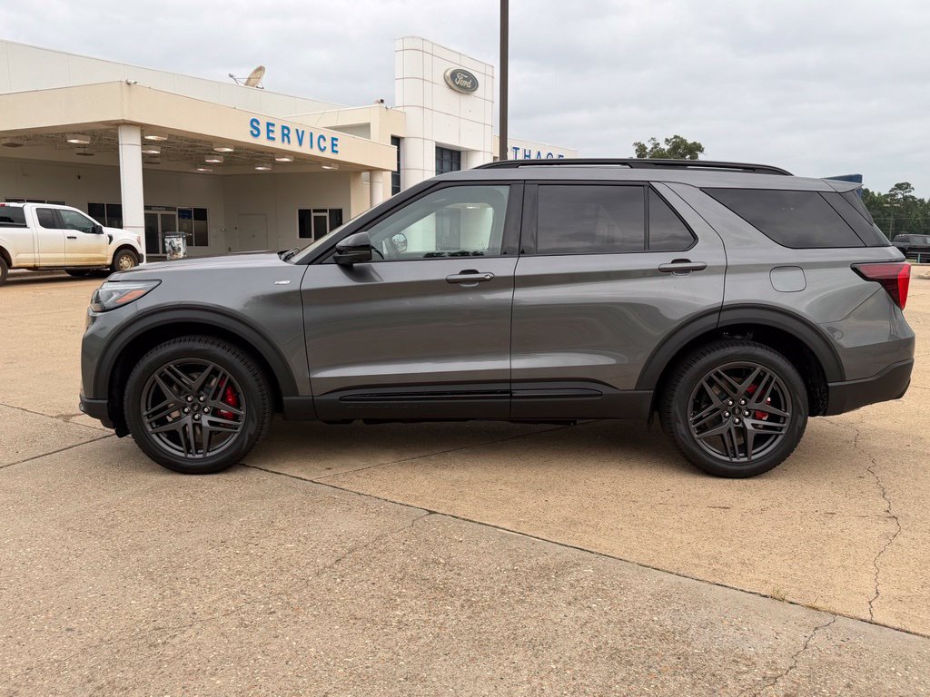 New 2026 Ford Explorer ST-Line w/ ST-Line Street Pack AWD/4WD image 2