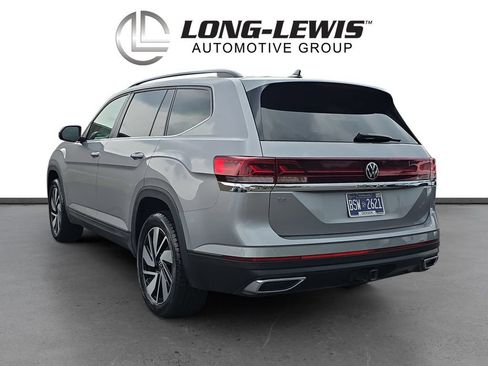 Certified 2025 Volkswagen Atlas SE FWD image 4