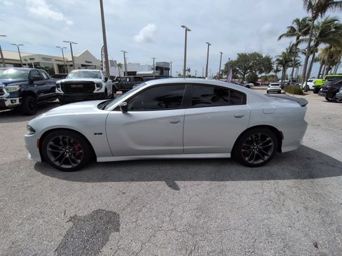 Used 2023 Dodge Charger R/T w/ Plus Group RWD image 8