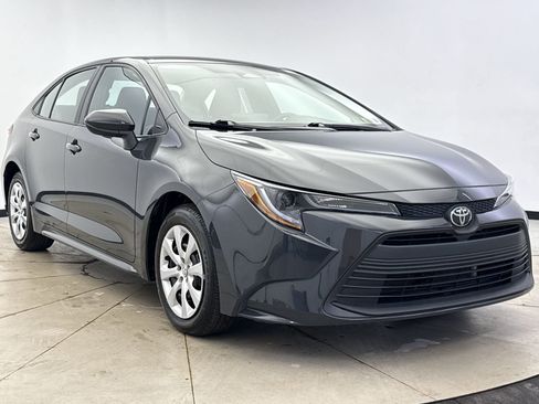 Used 2024 Toyota Corolla LE image 7