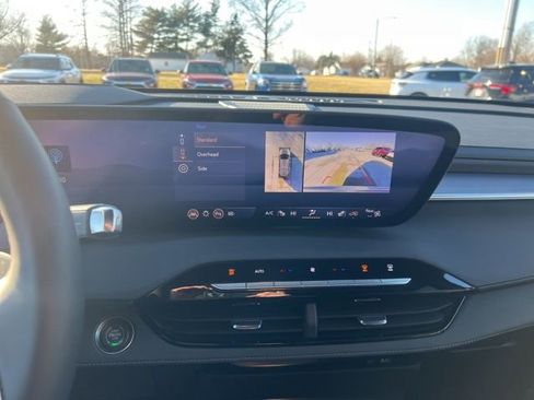 Used 2025 Buick Enclave Sport Touring image 21