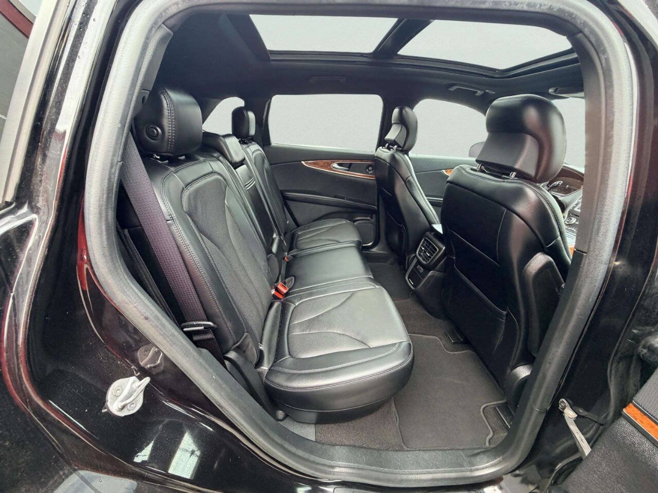 Used 2019 Lincoln Nautilus Reserve AWD/4WD image 28