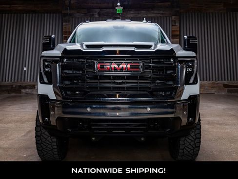 Used 2025 GMC Sierra 2500 SLT w/ SLT Premium Package image 4