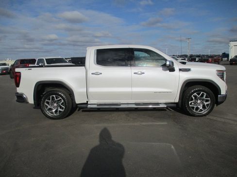 Used 2024 GMC Sierra 1500 SLT w/ SLT Premium Plus Package image 4