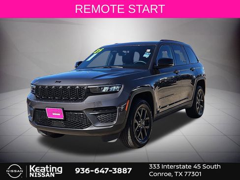 Used 2025 Jeep Grand Cherokee Altitude image 8
