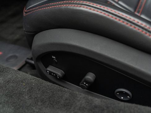 Used 2022 Ferrari F8 Tributo image 35