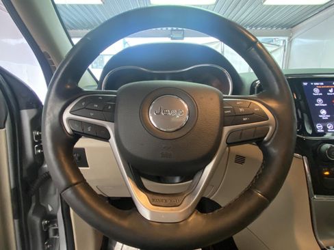 Used 2020 Jeep Grand Cherokee Limited AWD/4WD image 29