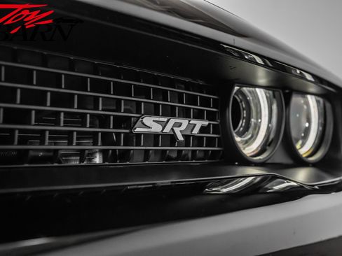 Used 2016 Dodge Challenger SRT Hellcat image 9