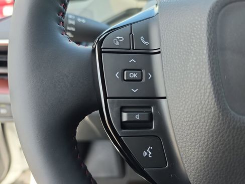 New 2026 Toyota Prius Plug-In Hybrid FWD image 17