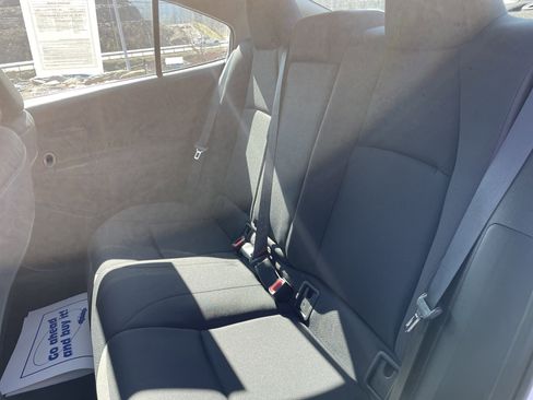 Used 2025 Toyota Corolla LE image 21