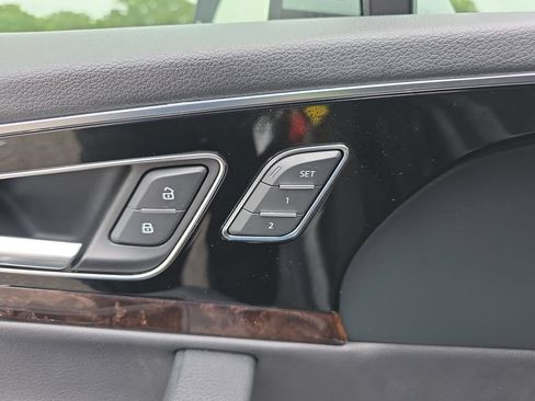 Used 2018 Audi Q7 3.0T Prestige w/ Prestige Package AWD/4WD image 19