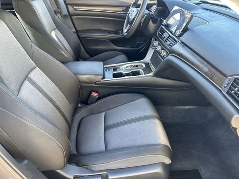 Used 2021 Honda Accord EX image 9