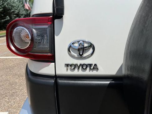 Used 2014 Toyota FJ Cruiser 4WD w/ Convenience Package image 45