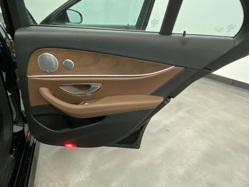 Used 2018 Mercedes-Benz E 300 4MATIC w/ Premium 2 Package image 43