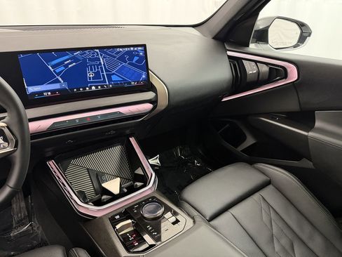 Used 2025 BMW X3 xDrive30i image 16