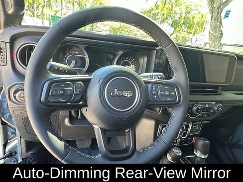 Certified 2025 Jeep Gladiator Rubicon image 19