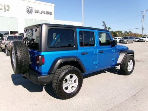 Used 2022 Jeep Wrangler Unlimited Sport image 4