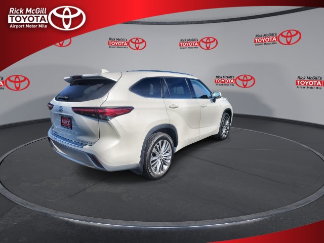 Used 2021 Toyota Highlander Platinum AWD/4WD image 8