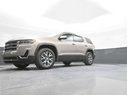 Used 2023 GMC Acadia SLE image 37