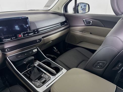 New 2026 Kia Carnival EX image 28