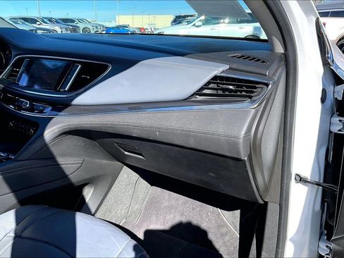 Used 2020 Buick Enclave Essence w/ Sound and Sites Package image 21