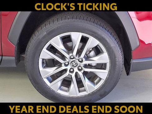 Certified 2022 Toyota RAV4 XLE Premium image 9