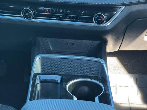 Used 2025 Chevrolet Equinox LT w/ Safety and Technology Package image 14