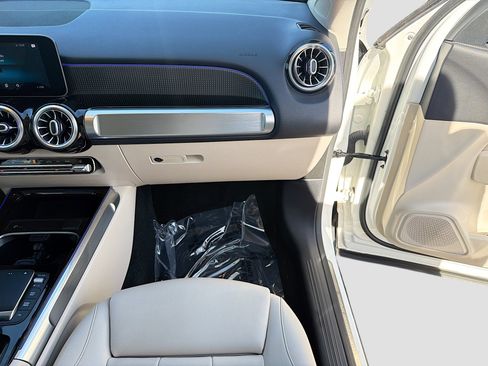 Used 2021 Mercedes-Benz GLB 250 image 18
