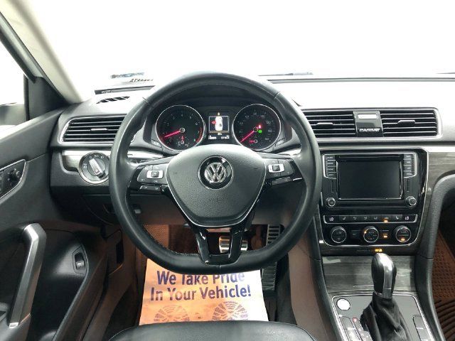 Used 2018 Volkswagen Passat 3.6 SEL Premium FWD image 15