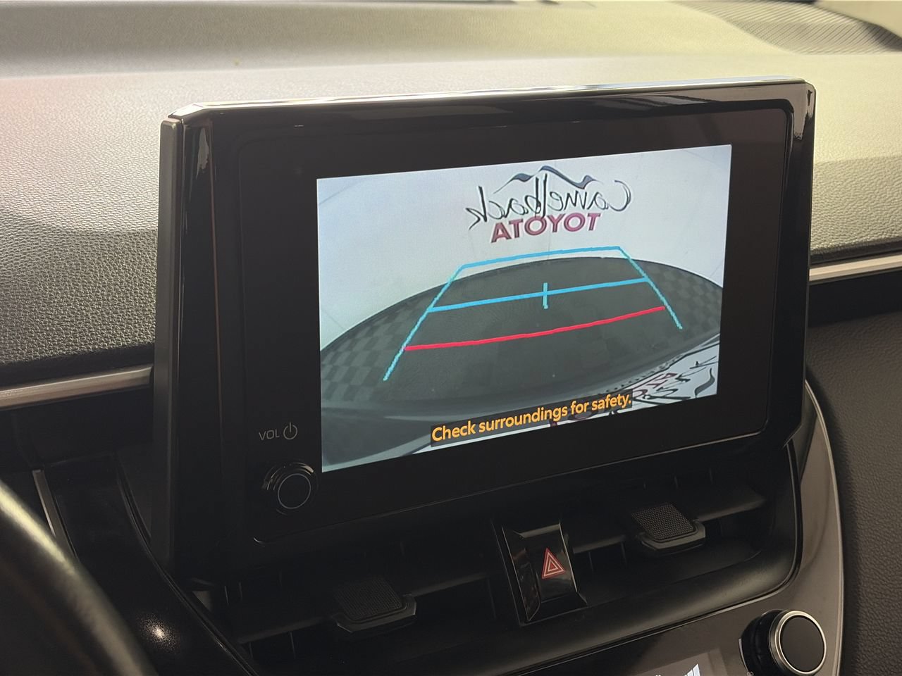Used 2025 Toyota Corolla Cross LE FWD image 17