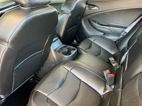 Used 2017 Chevrolet Volt Premier w/ Driver Confidence II Package FWD image 4
