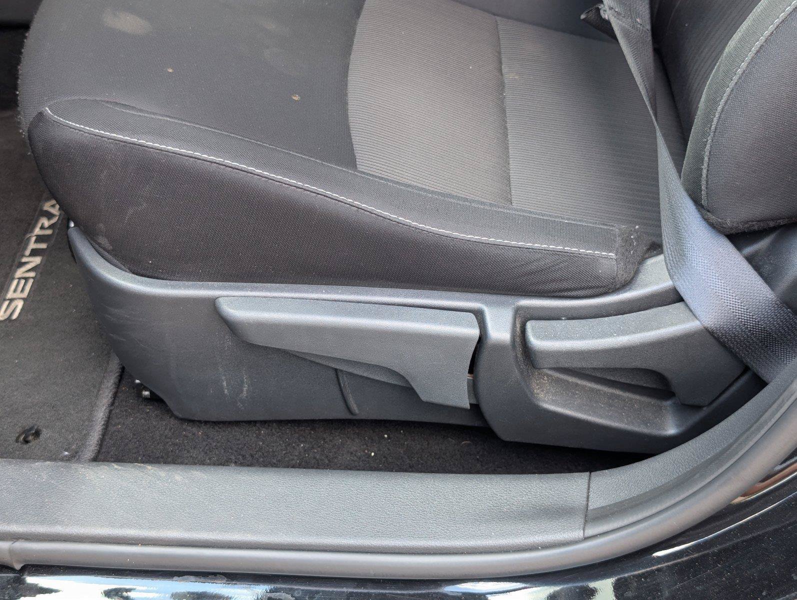 Used 2025 Nissan Sentra SV FWD image 18