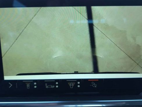 Used 2024 Chevrolet Silverado 1500 LTZ image 40