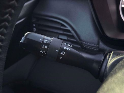 Used 2020 Subaru Outback Premium image 21