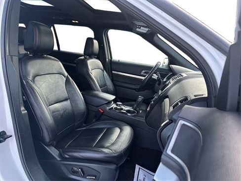 Used 2018 Ford Explorer XLT w/ Equipment Group 202A image 46
