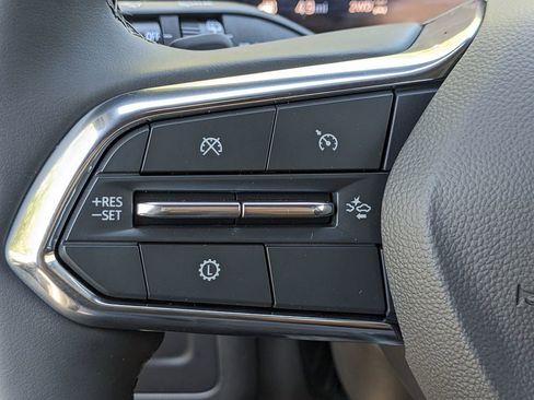 New 2025 Chevrolet Suburban Premier image 27