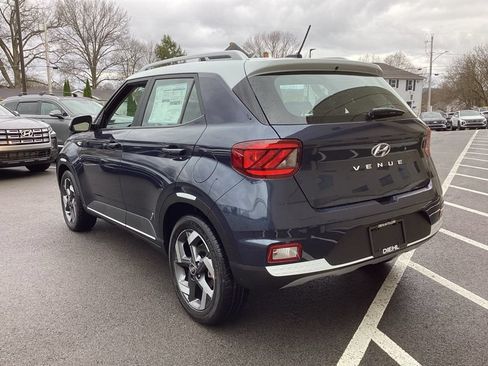 New 2026 Hyundai Venue SEL FWD image 6