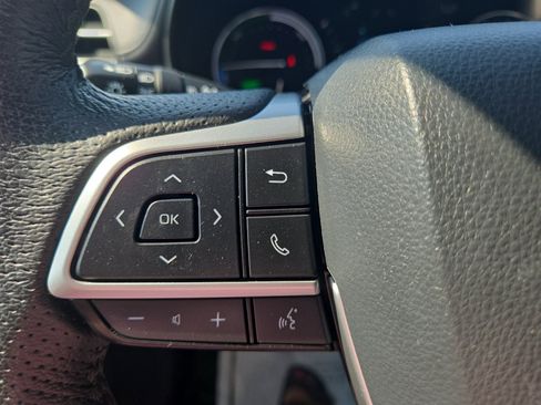 Used 2021 Toyota Sienna Limited image 25