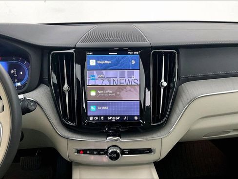 Used 2024 Volvo XC60 B5 Ultimate w/ Protection Package Premier image 9