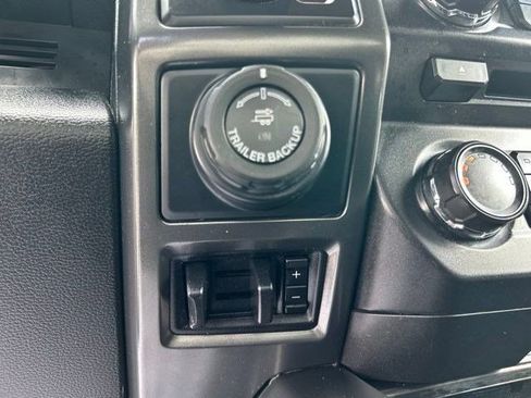 Used 2018 Ford F150 XLT w/ Equipment Group 302A Luxury AWD/4WD image 32