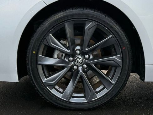 Used 2024 Toyota Corolla SE w/ SE Package image 9