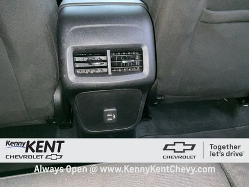 Used 2019 Chevrolet Equinox LT w/ Driver Convenience Package image 12