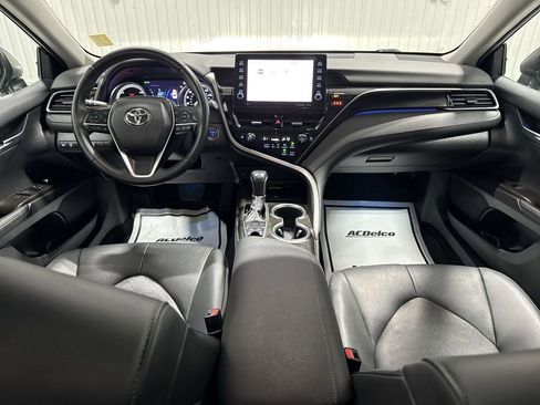 Used 2022 Toyota Camry XLE image 21