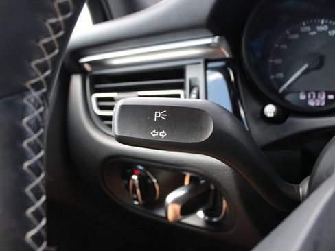 Used 2023 Porsche Macan Turbo AWD/4WD image 10