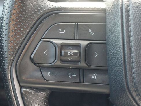 Used 2024 Toyota Tacoma SR5 AWD/4WD image 9