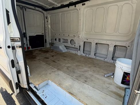 Used 2019 Ford Transit 250 148 Medium Roof RWD image 9