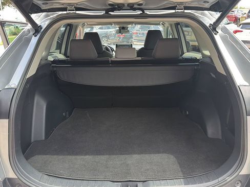 Used 2020 Toyota RAV4 XLE w/ Convenience Package FWD image 11