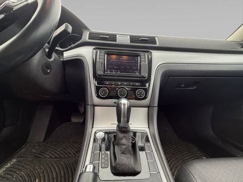 Used 2019 Volkswagen Passat 2.0T Wolfsburg image 11